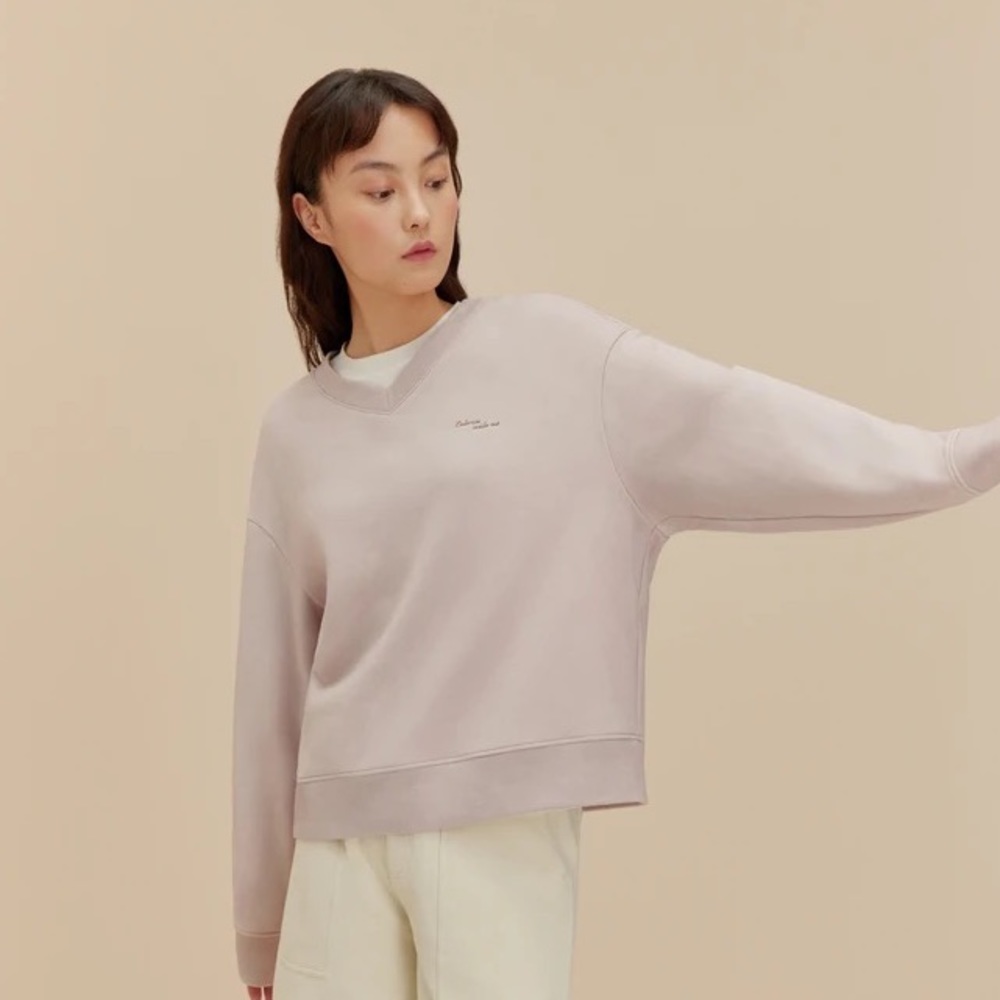 NWT NEIWAI matching fleece set - pants and sweater